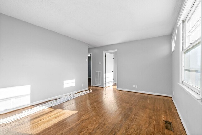 Photo - Tandy Drive-113 Unit 113C