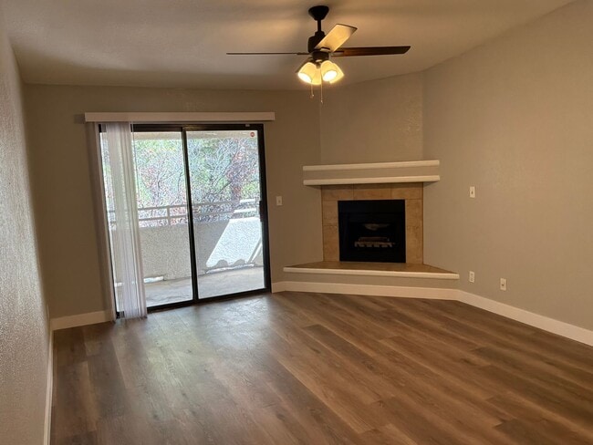 Photo - Condo 3 bedrooms 2 bathrooms 1 car garage gated subdivision. Unidad 201