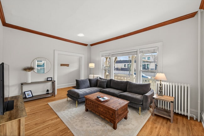 Living Room - 2316 Fremont Ave S Unit 1