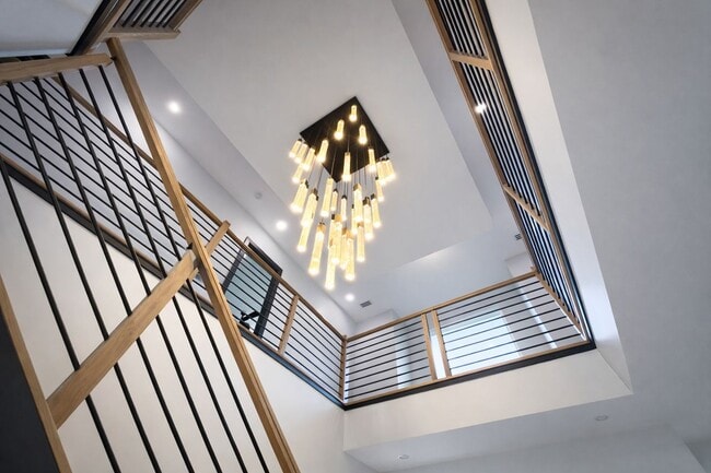 Photo - 2613 Beacon Hill Rd