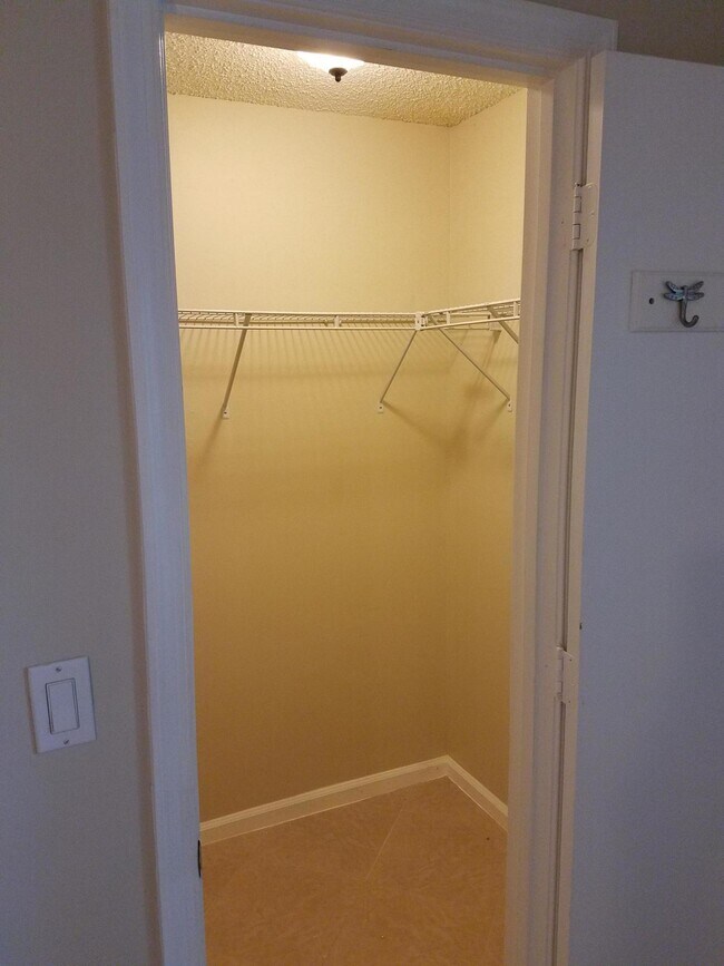 Photo - 1215 Crystal Way Unidad N