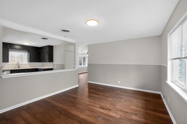 Photo - 105 Shannon Ln