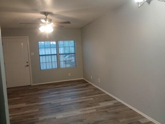 Photo - 3017 Corpus Christi St Unit B