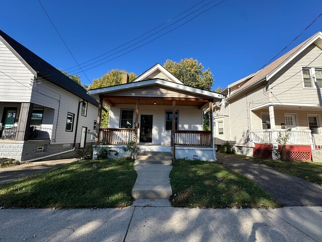 Building Photo - Norwood- Cozy 3 bedroom 1 bath