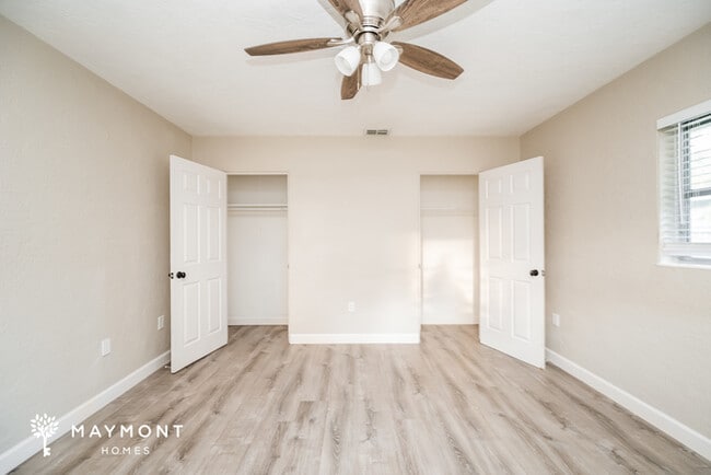 Photo - 714 37th St W