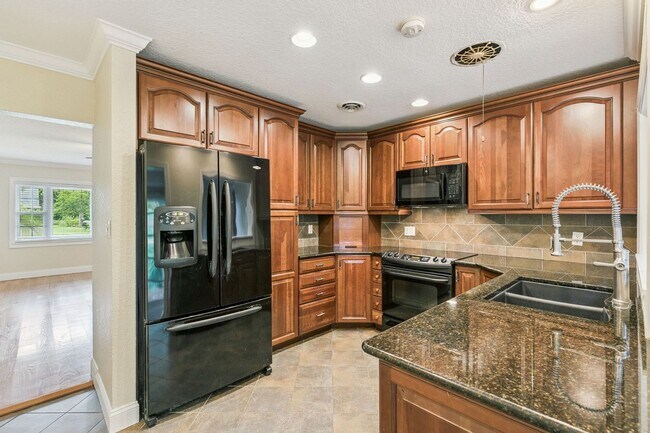 3306 Eagle Blvd
