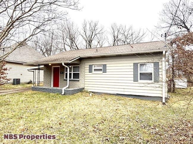 Photo - 2212 Harvey St