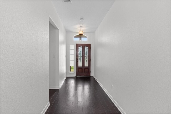 Photo - 1049 Regency Ln