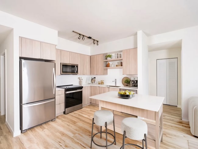 Building Photo - 300 SW 2nd Ave Unit 07101 Rental