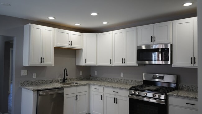 Photo - 308 King St Unit #2