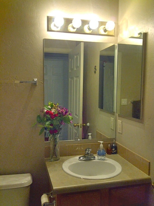 Photo - 2701 Midland Ave Unidad TERRACES