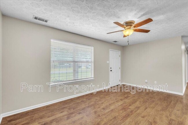 Photo - 1013 Reita St