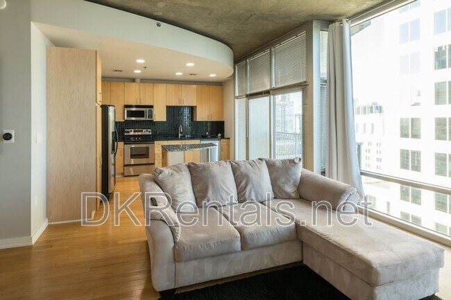 Photo - 943 Peachtree St NE
