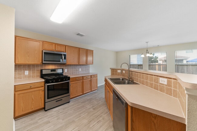 Photo - 311 Remington Creek Dr