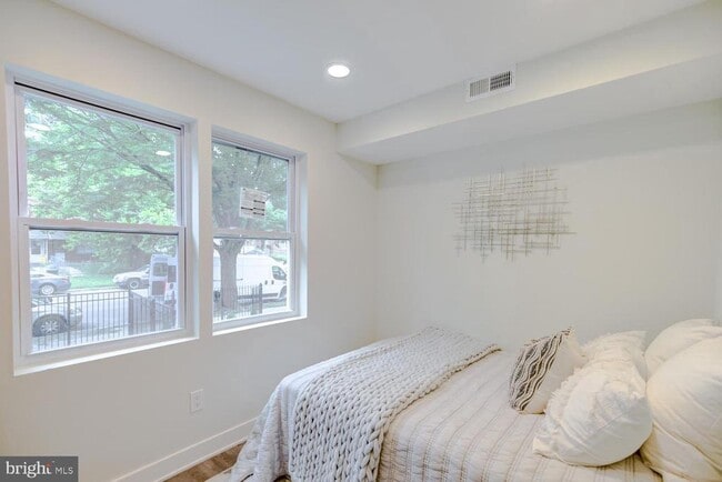 Photo - 1420 Eastern Ave NE Unit 5A