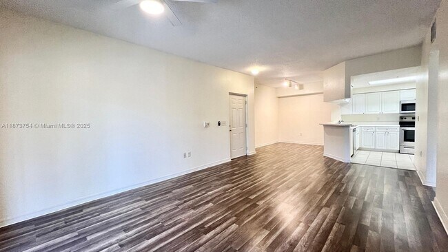 Photo - 3019 Alcazar Pl Unit 202