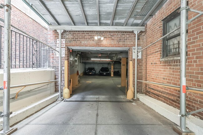 Photo - 110-45 71st Rd Unidad 2M Rental