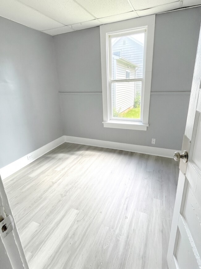 713 E 13th St Unit 2