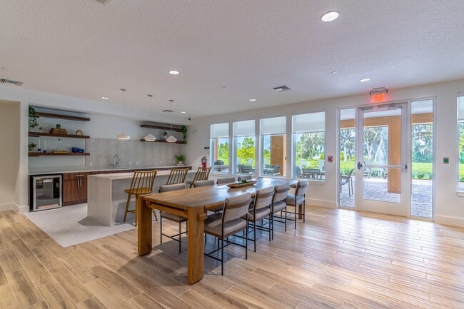 Saunders Lakefront Living
