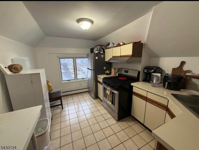 Photo - 425 Greylock Pkwy Unit 3