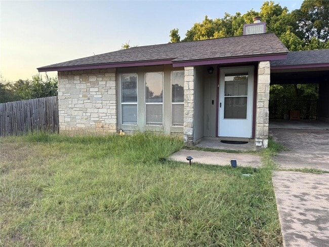 Building Photo - 704 Greenmeadow Dr Rental