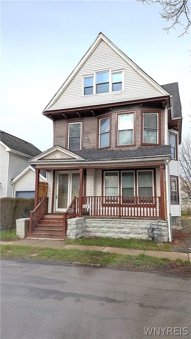 Building Photo - 26 Madison St