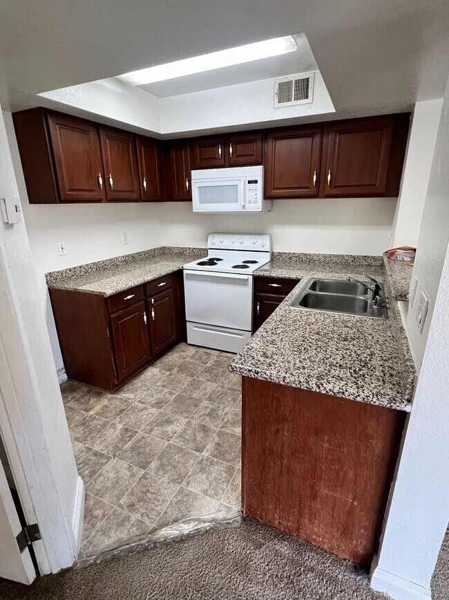 Photo - Lower level 2 bedroom close to pool. Unidad 1057