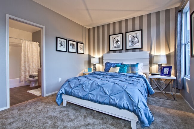 Photo - Chateau Calais At Seven Hills