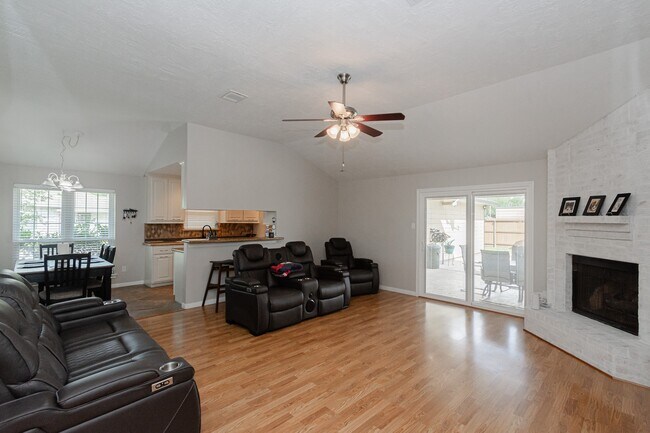 Photo - 2905 Hamm Rd