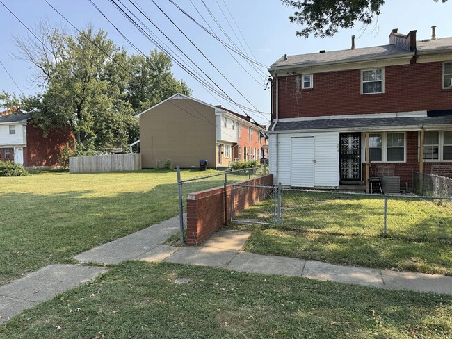 3405 Chauncey Ave