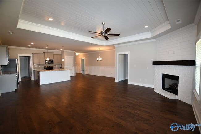 Photo - 702 Sluice Dr SW