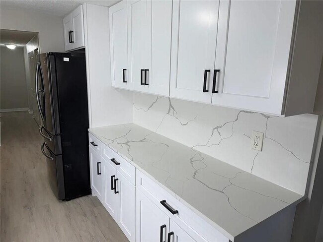 Photo - 418 Engle Dr