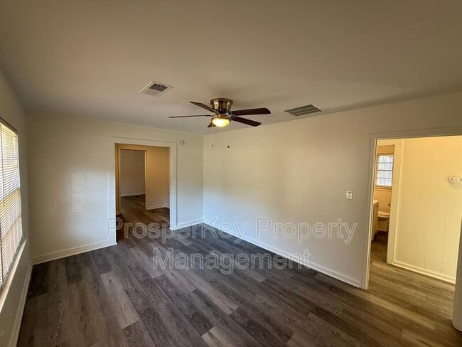 Photo - 828 Pamela Dr