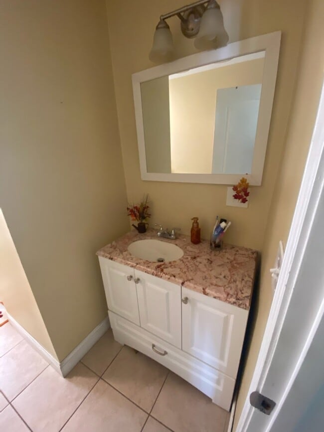 Photo - 30 Penn St Unit 2