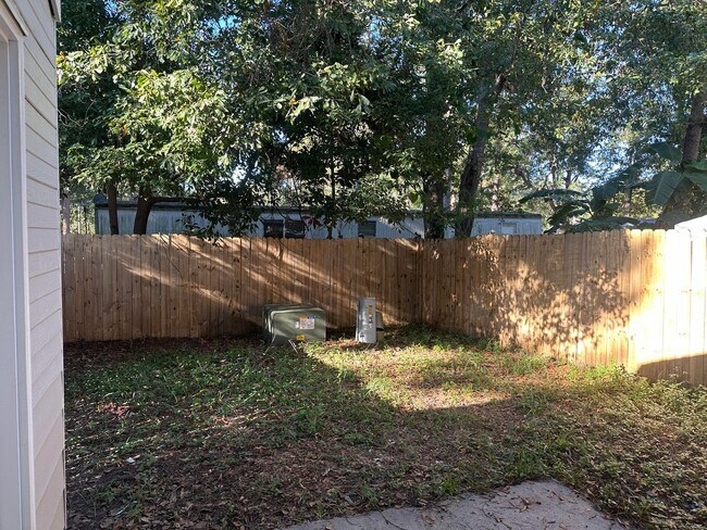 Photo - 719 Elaine St