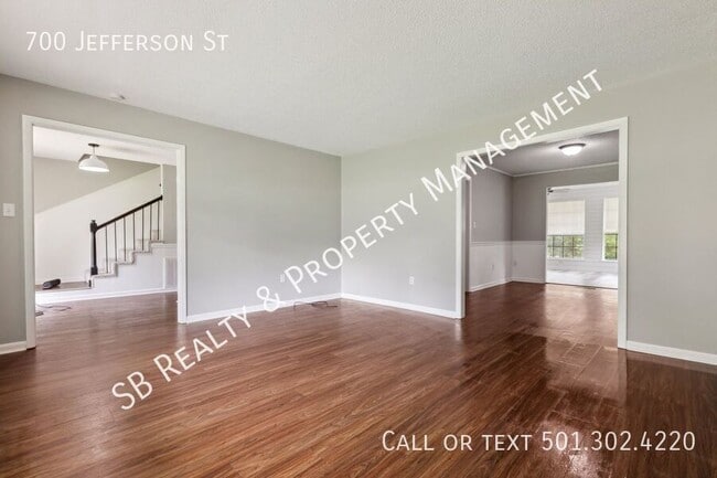 Photo - 700 Jefferson Dr