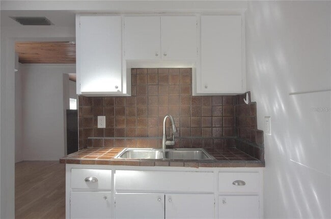 Photo - 303 S Osprey Ave