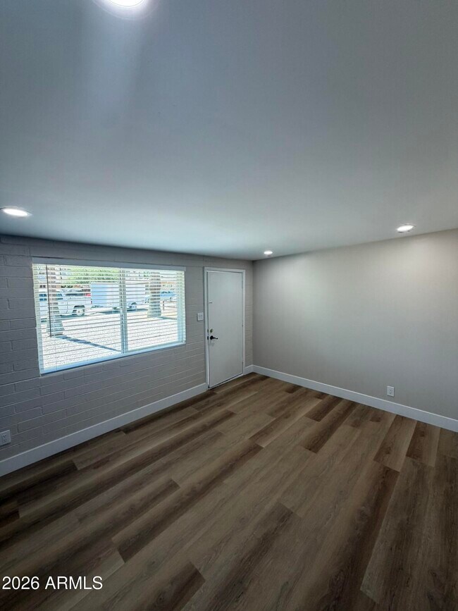 Photo - 909 S Kenwood Cir Unit A