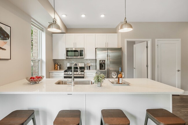 Photo - 101 W Liberty St