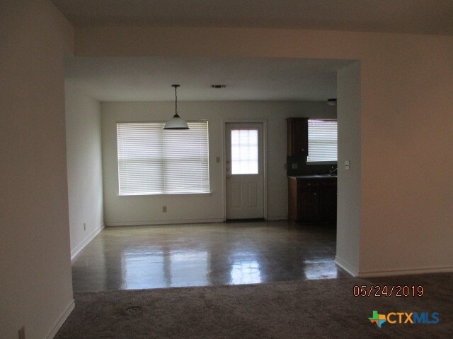 Photo - 105 Evan Cir