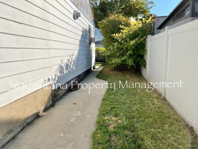 Photo - Pet friendly 2 bedroom house with a large lawn! (Better pictures coming soon).