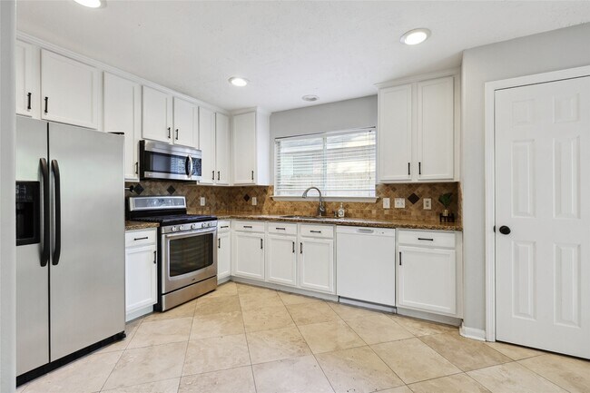 Photo - 10 Eastwood Pl