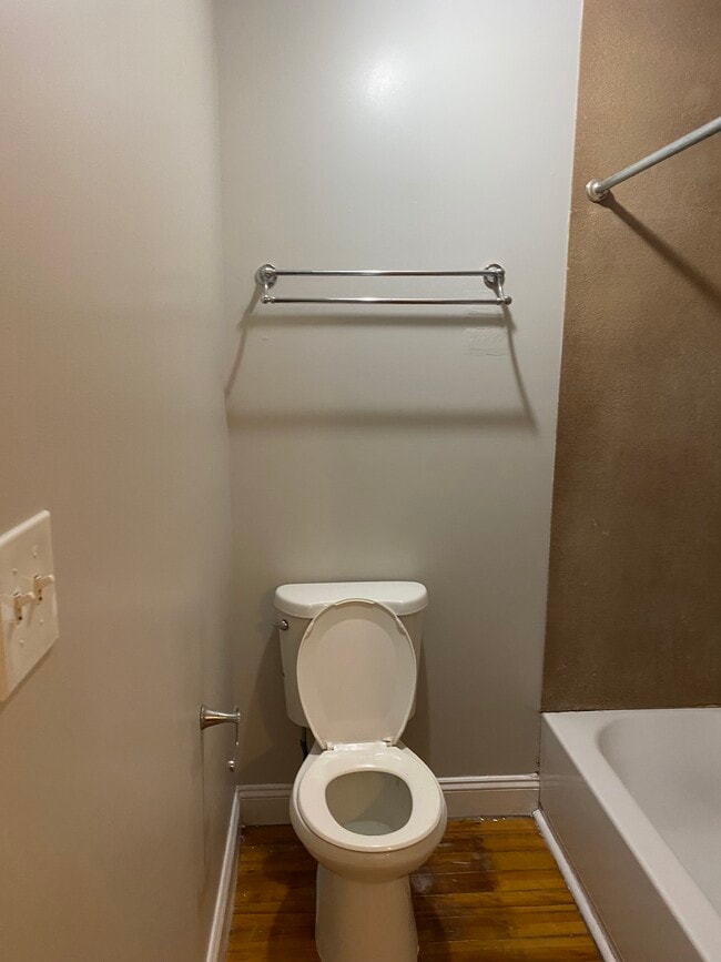 Photo - 5936-5938 Unit 5936A