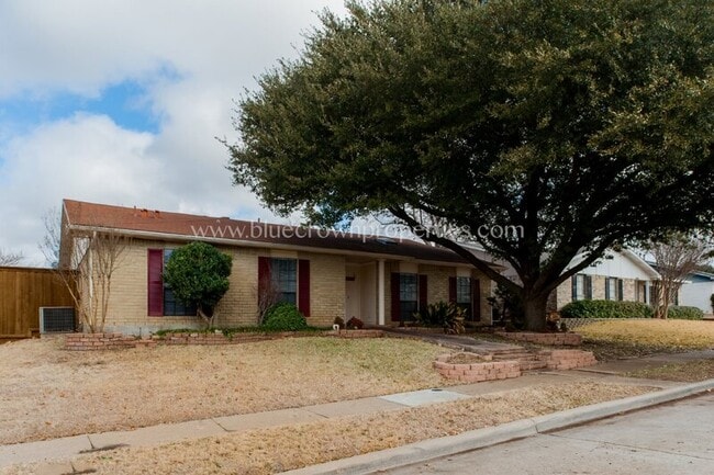 Photo - 10239 Catalpa Rd