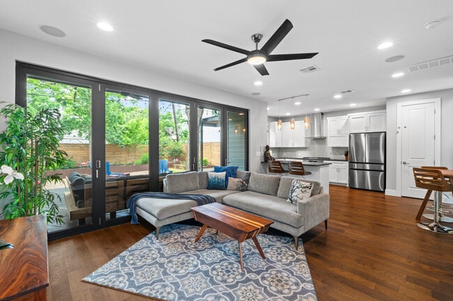 Photo - 507 Franklin Blvd Unidad 2