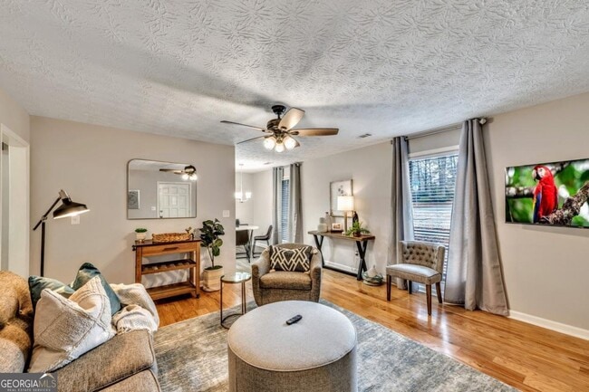 Photo - 160 Booth Rd SW