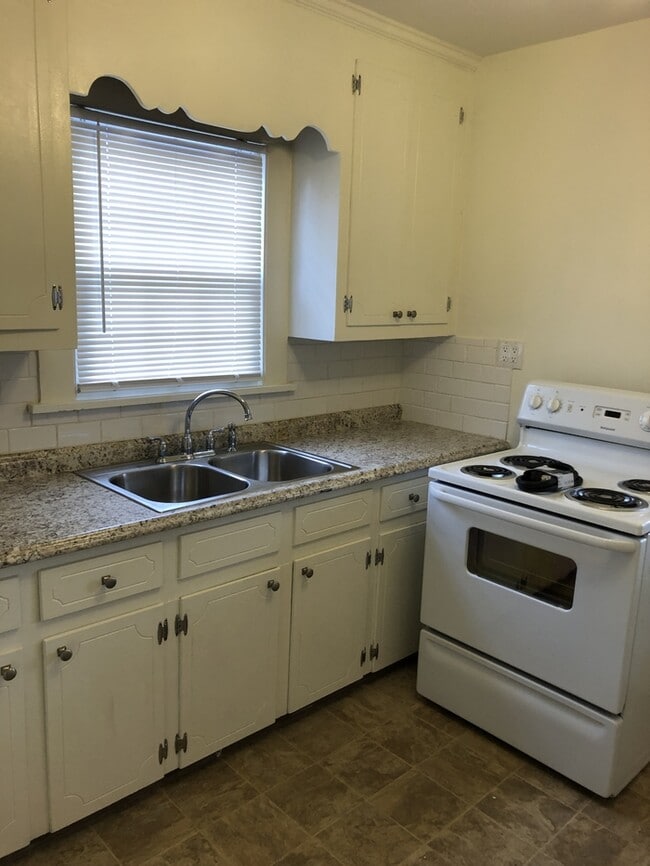 Photo - 542 E Black St