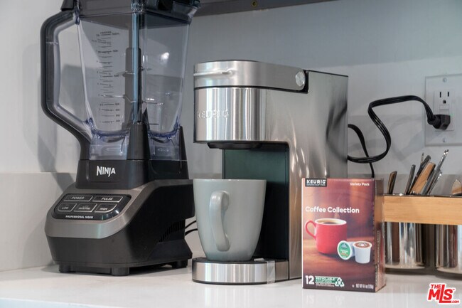 Photo - 1875 W 20th St