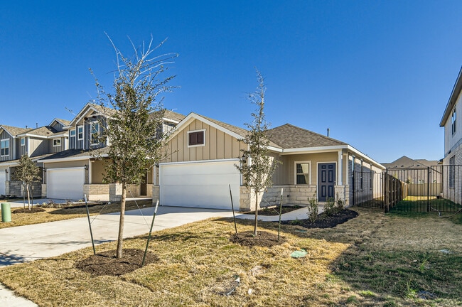Building Photo - 140 Bennington Dr Unit A
