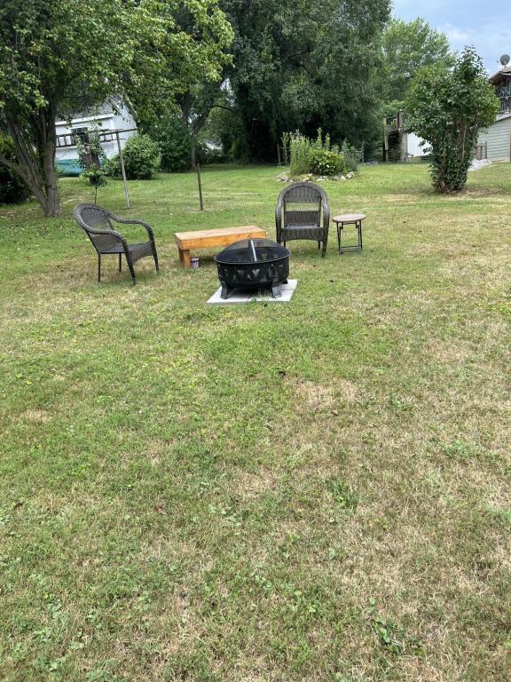 Photo - 208 Miller St